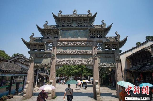 恐龙绝地逃生